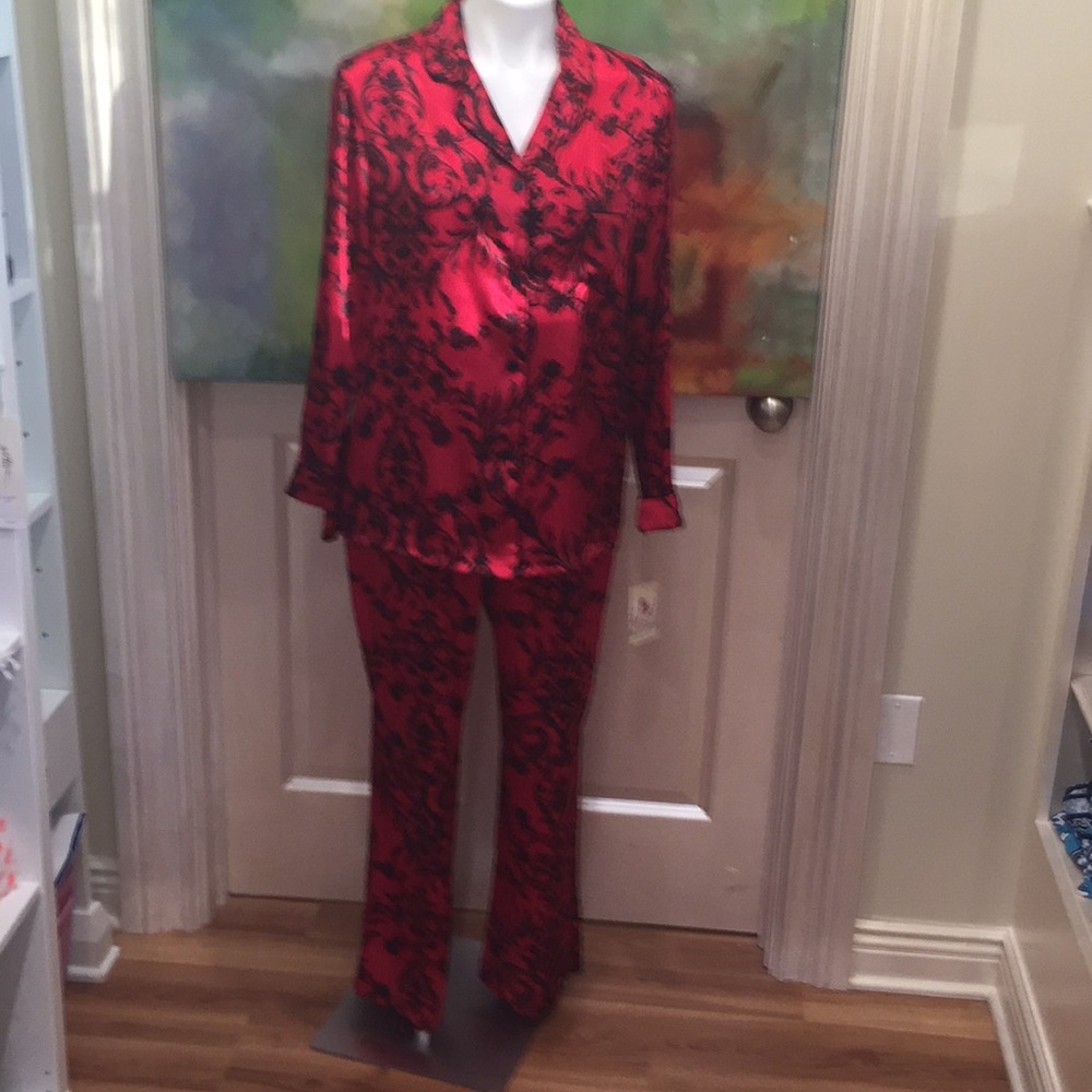 In Bloom Pajamas Set - Picture 4 of 12